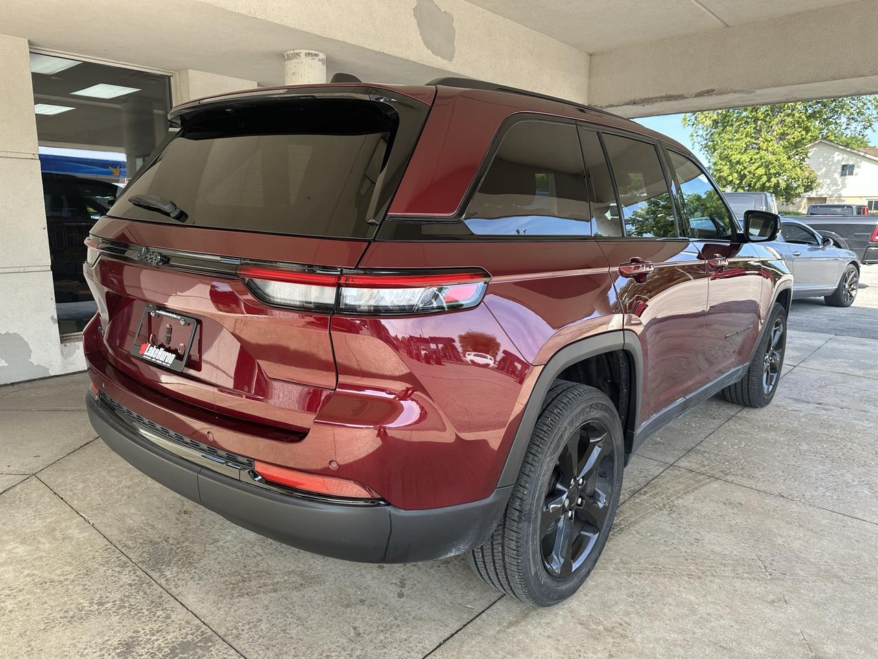 2023 Jeep Grand Cherokee Altitude Photo