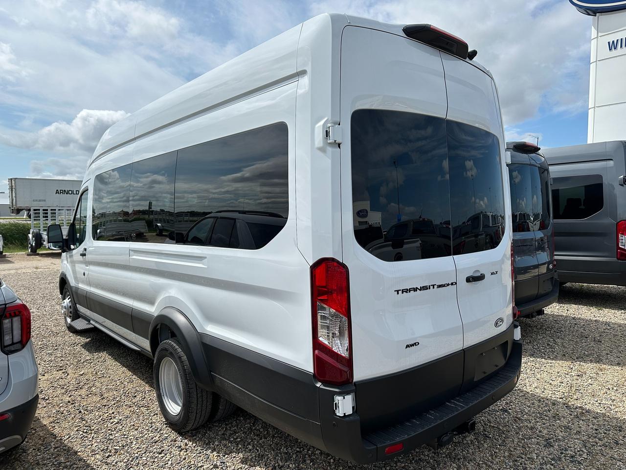 2026 Ford Transit Passenger Wagon XLT T-350 HD 148 EL High Roof  DRW AWD 302A Photo