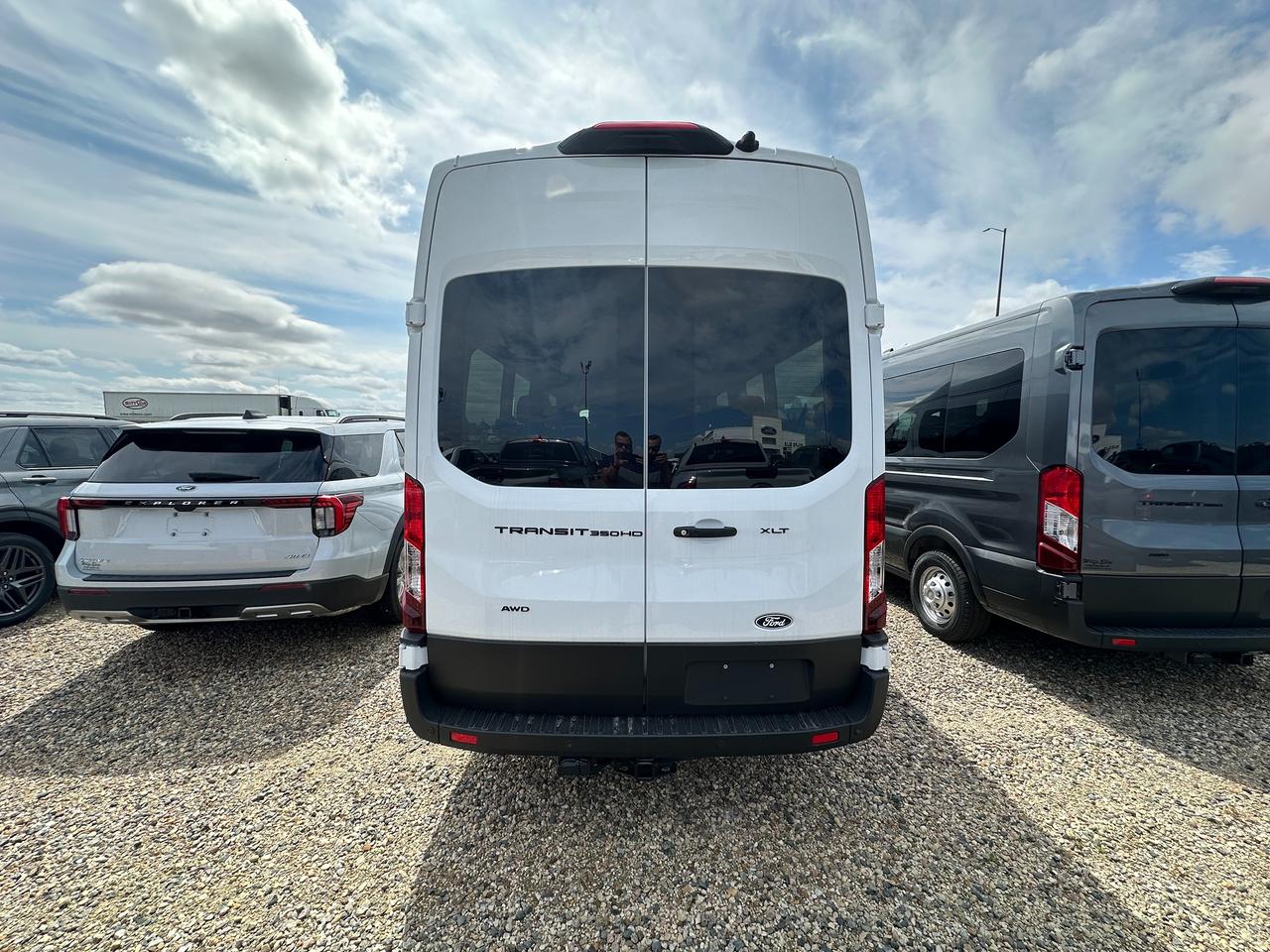 2026 Ford Transit Passenger Wagon XLT T-350 HD 148 EL High Roof  DRW AWD 302A Photo