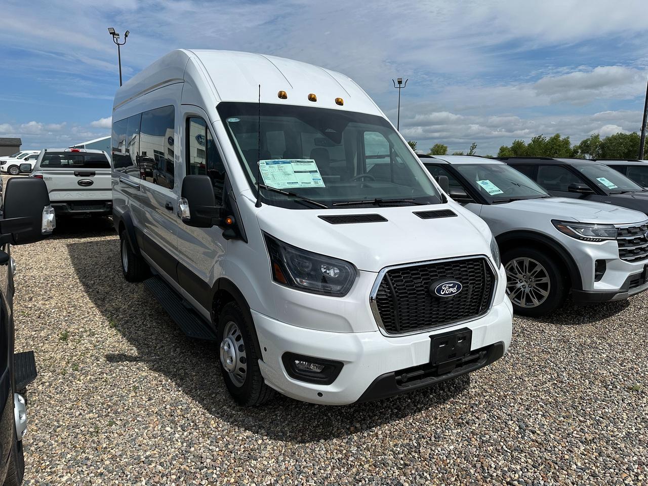 2026 Ford Transit Passenger Wagon XLT T-350 HD 148 EL High Roof  DRW AWD 302A Photo