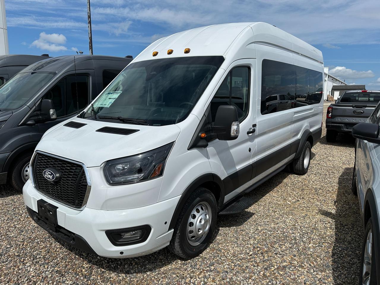2026 Ford Transit Passenger Wagon XLT T-350 HD 148 EL High Roof  DRW AWD 302A Photo
