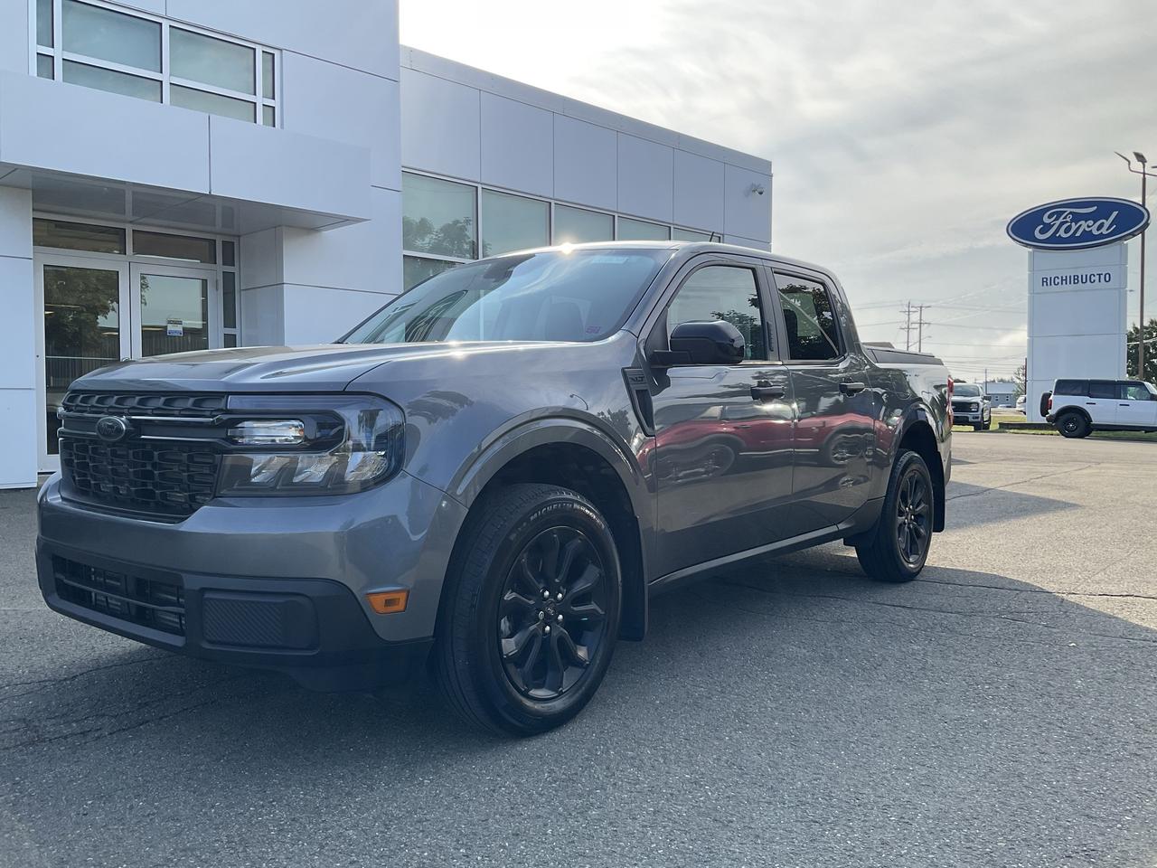 2023 Ford Maverick XLT Photo0