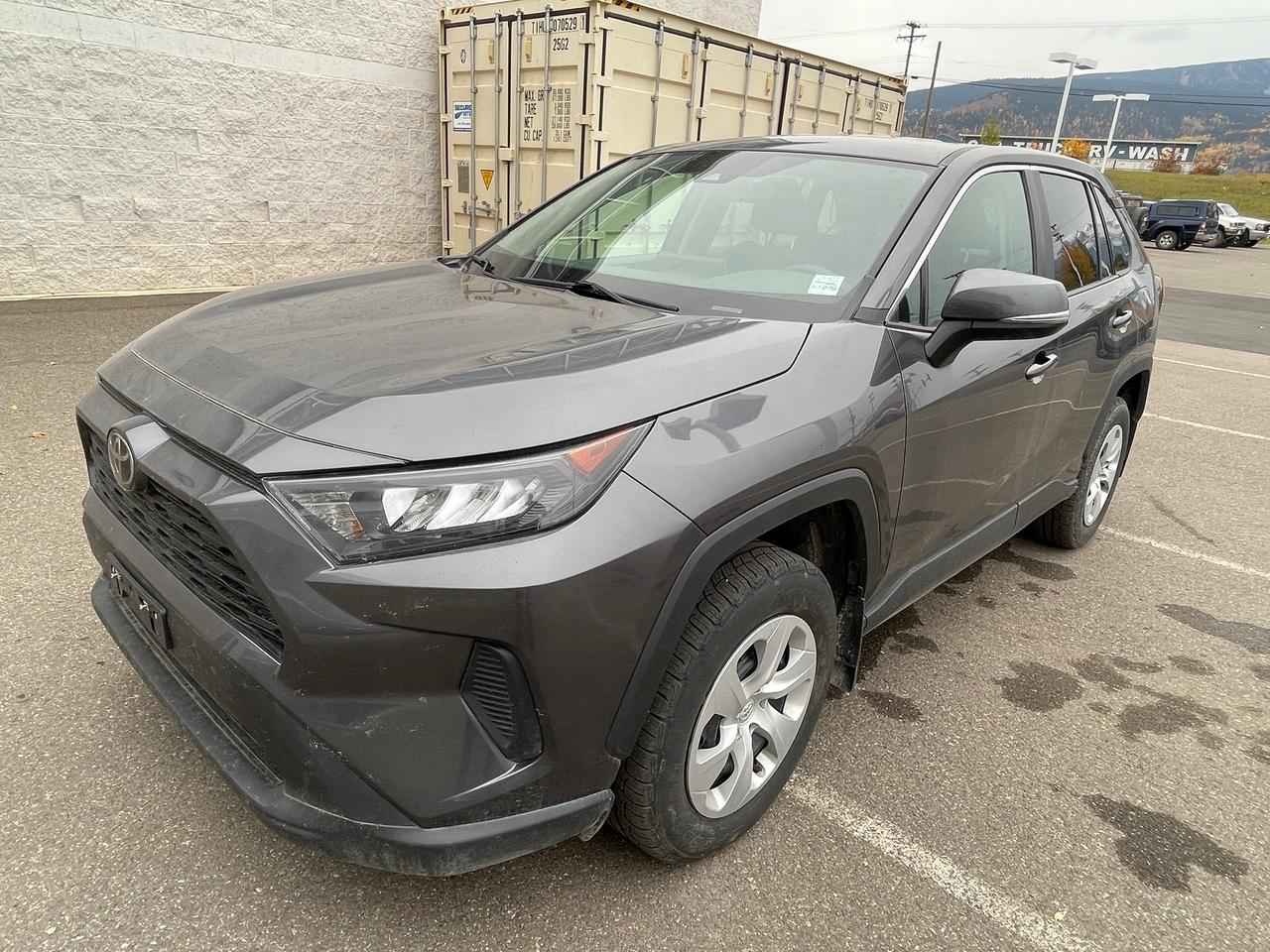 2024 Toyota RAV4 LE Photo0