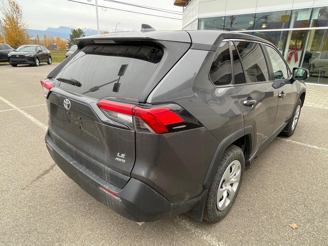 2024 Toyota RAV4 LE Photo3