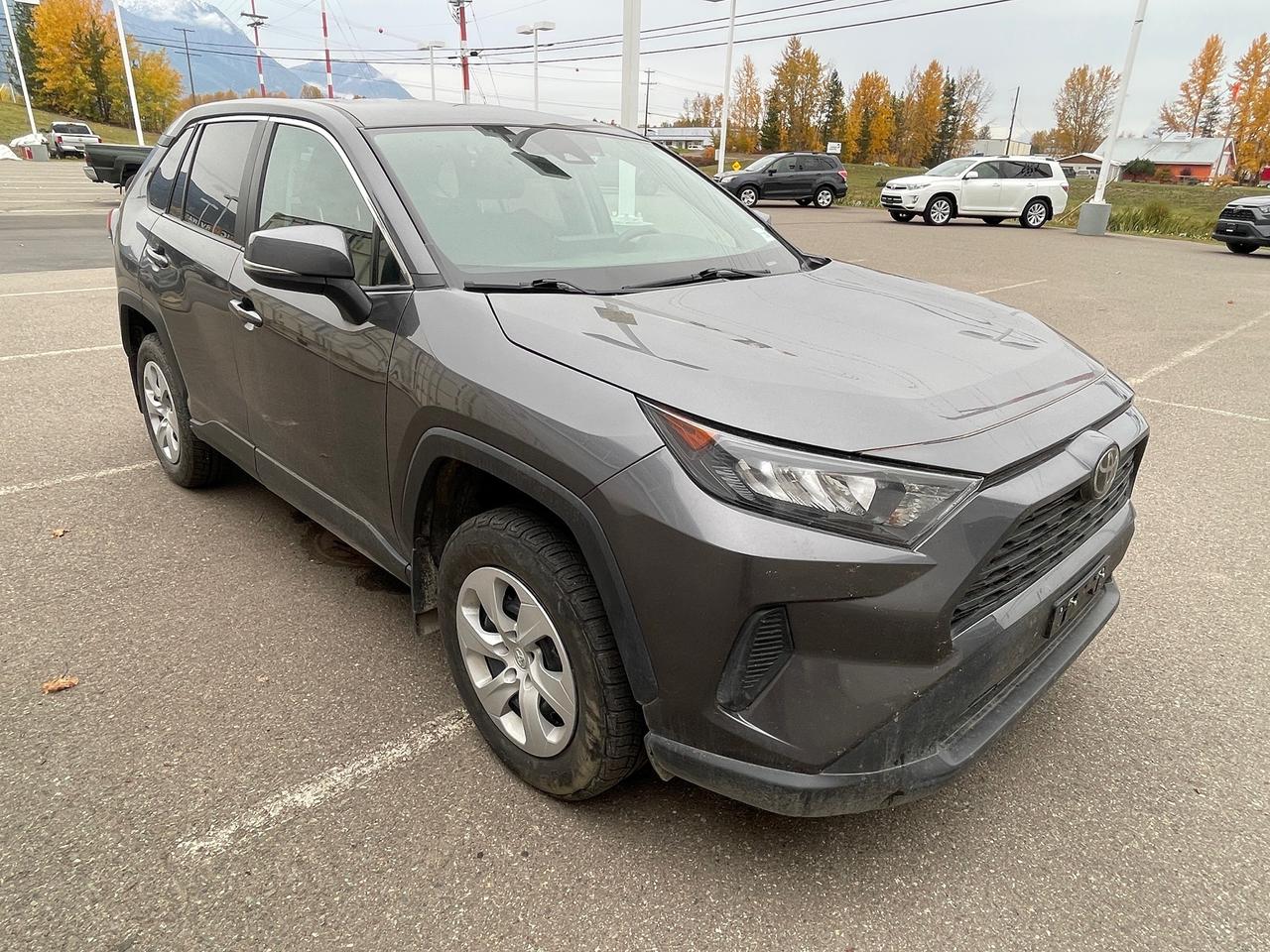 2024 Toyota RAV4 LE Photo1
