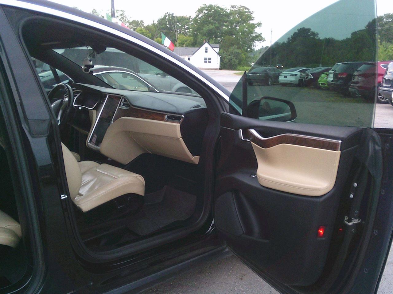 2016 Tesla Model X 75D AWD 7 PASS+TOW ATTACHMENT Photo