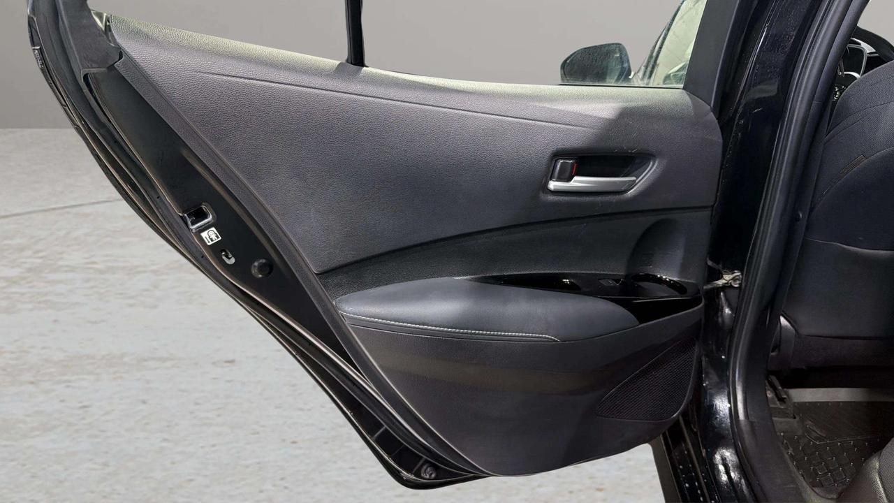 2023 Toyota Corolla SE | CLEAN CARFAX | BACK UP| CRUISE | LANE DEP Photo
