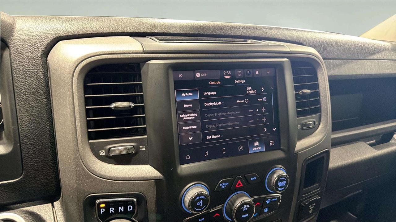 2022 RAM 1500 EXPRESS | CLEAN CARFAX | 1 OWNER | HEMI | LOW KMS Photo