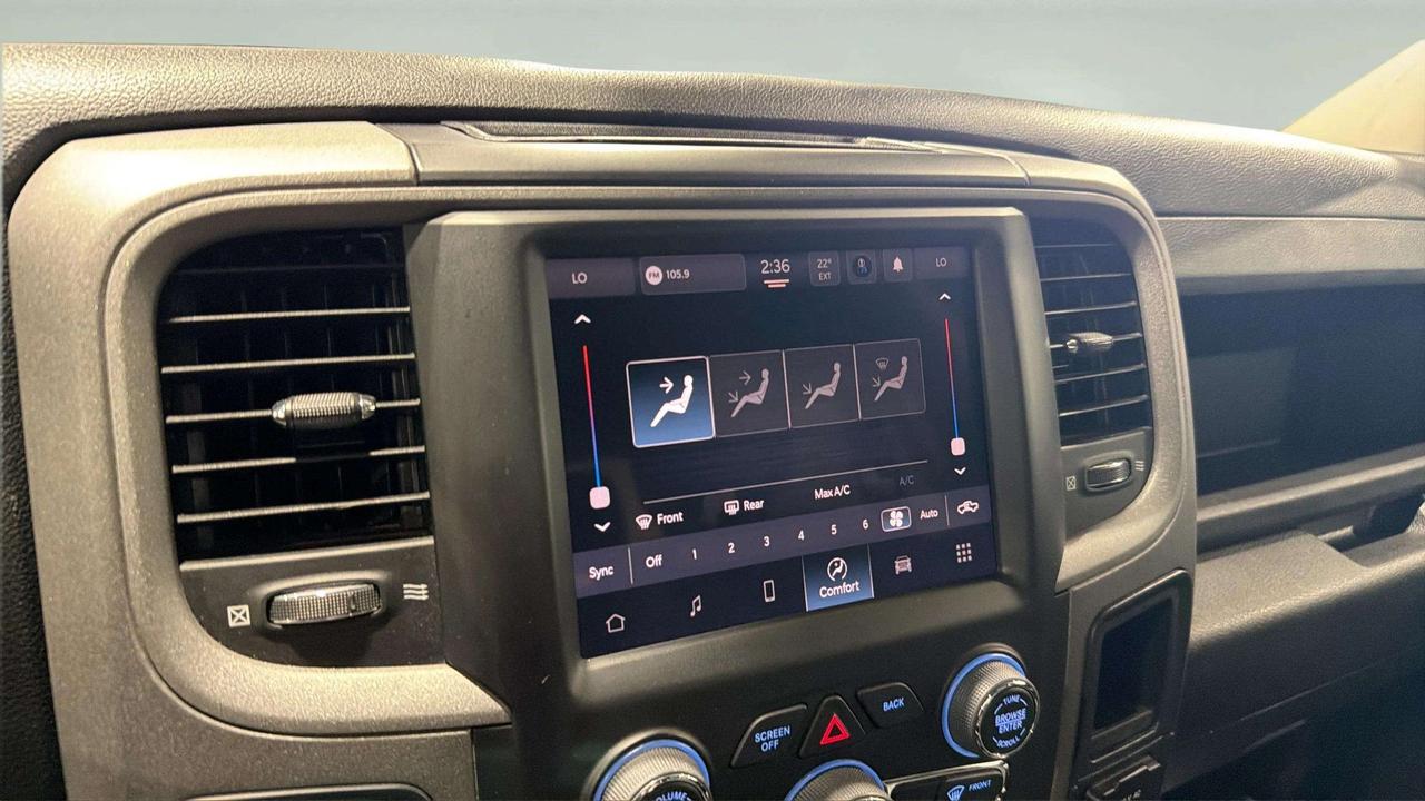 2022 RAM 1500 EXPRESS | CLEAN CARFAX | 1 OWNER | HEMI | LOW KMS Photo