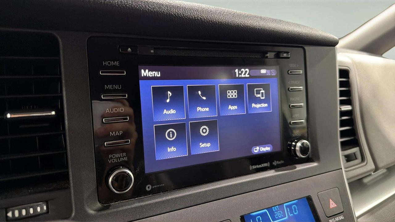2020 Toyota Sienna LE |CLEAN CARFAX|LOW KMS |HEATED SEATS | BACK UP Photo