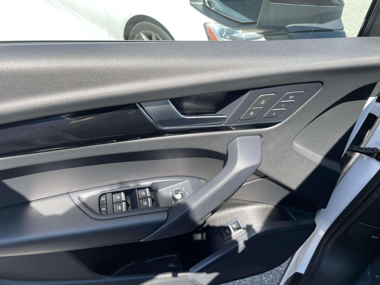 2023 Audi Q5 45 Komfort VORSPRUNG EDITION, LEATHER, BLIS, SEAT MEMORY, LANE ASSIST, BK. CAM, HTD. SEATS Photo