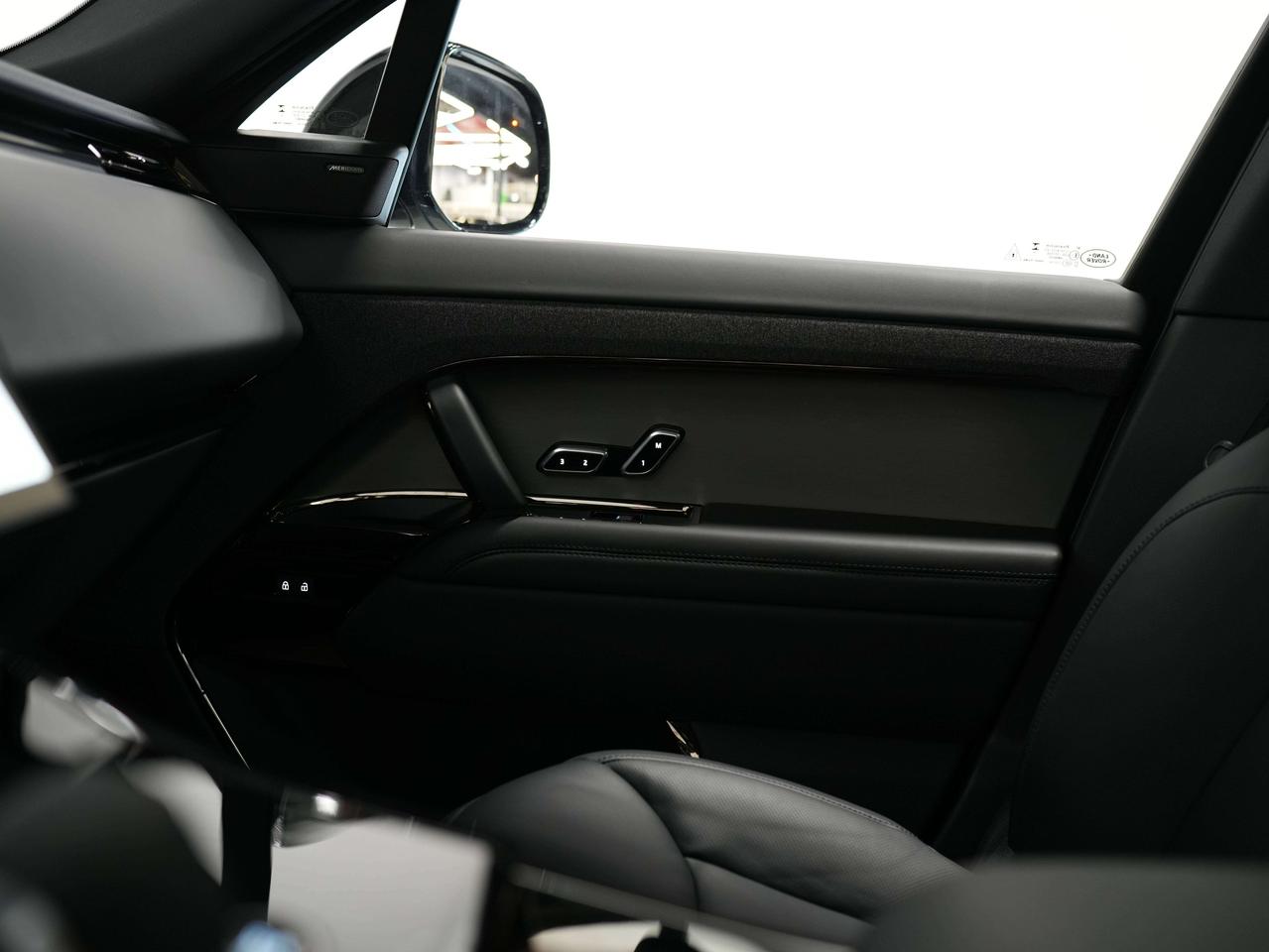 2025 Land Rover Range Rover Sport DYNAMIC | SE | P400 | 23 IN Photo
