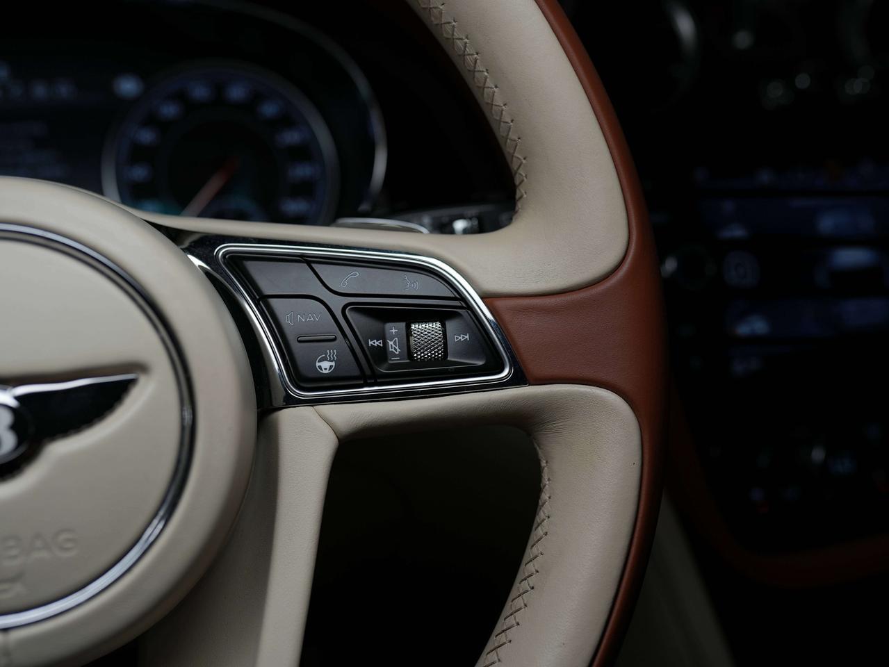 2017 Bentley Bentayga W12 | PANO Photo
