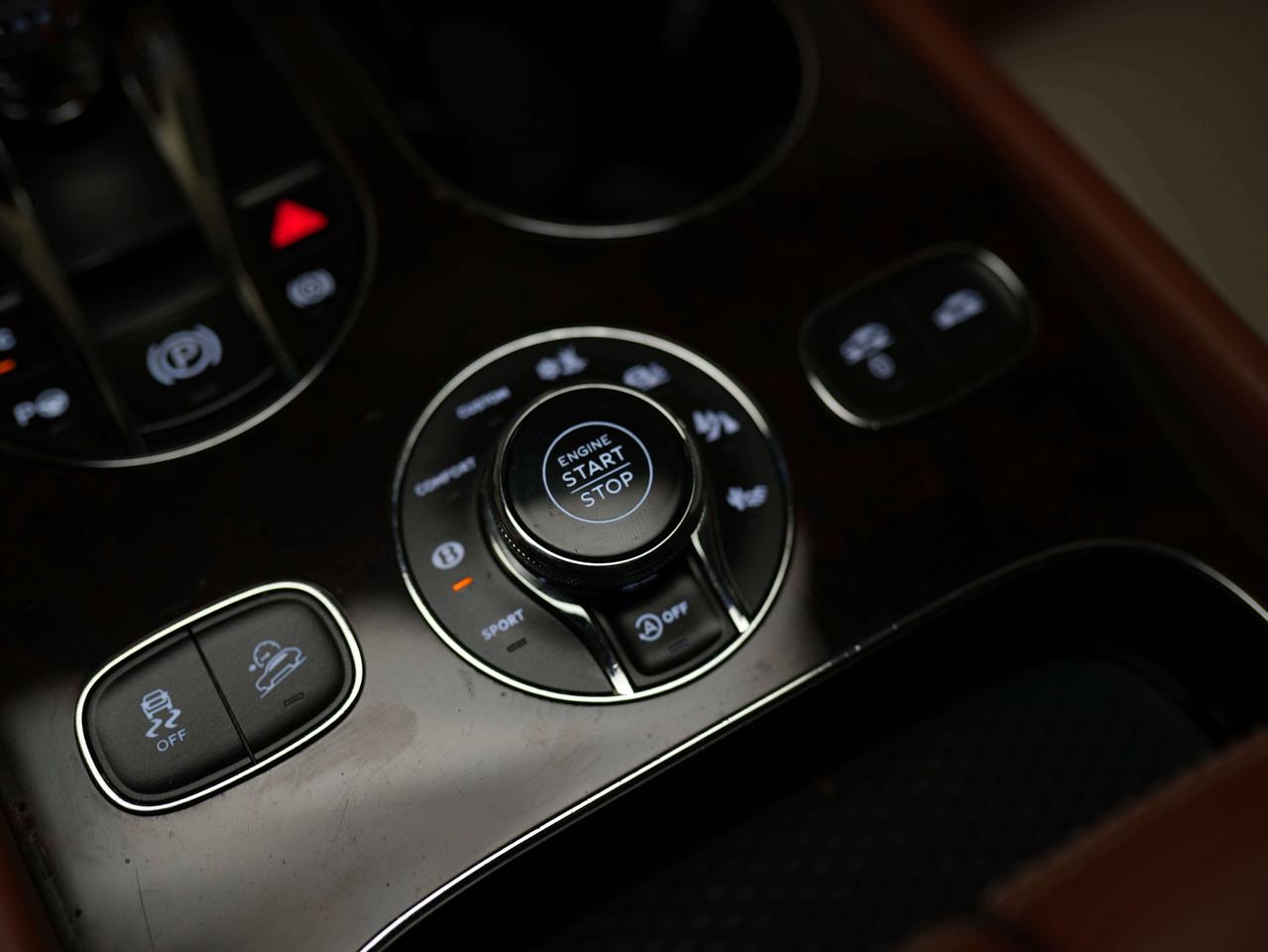 2017 Bentley Bentayga W12 | PANO Photo