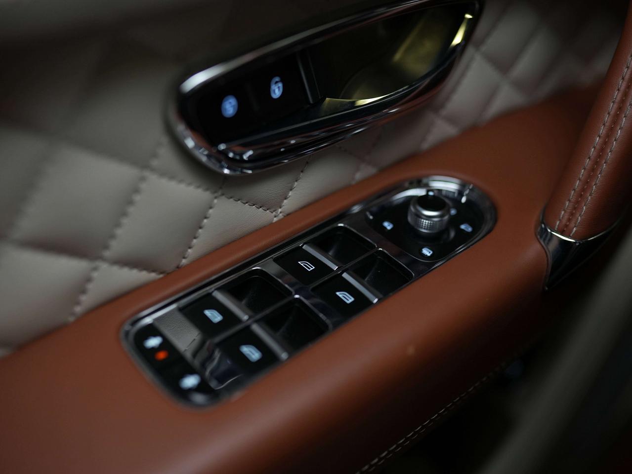 2017 Bentley Bentayga W12 | PANO Photo