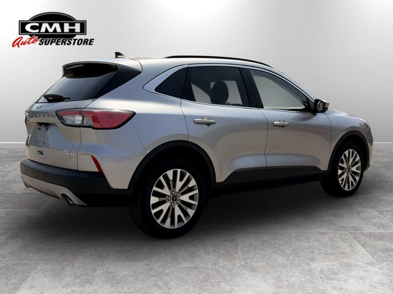 2022 Ford Escape Titanium Photo