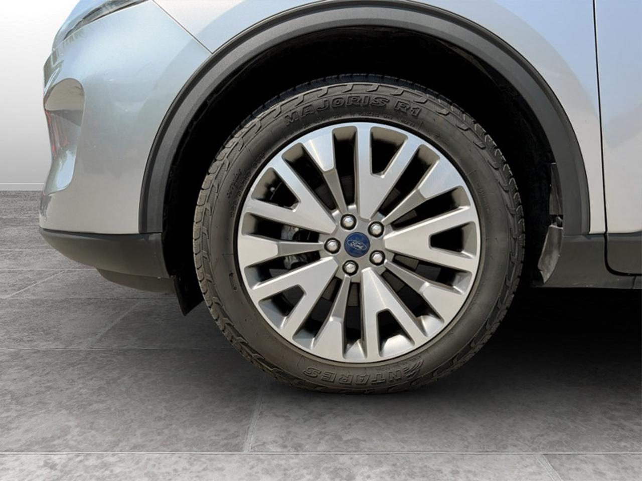 2022 Ford Escape Titanium Photo