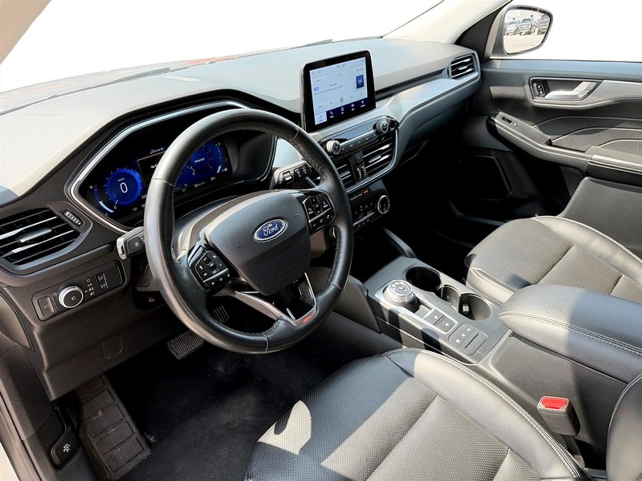 2022 Ford Escape Titanium Photo