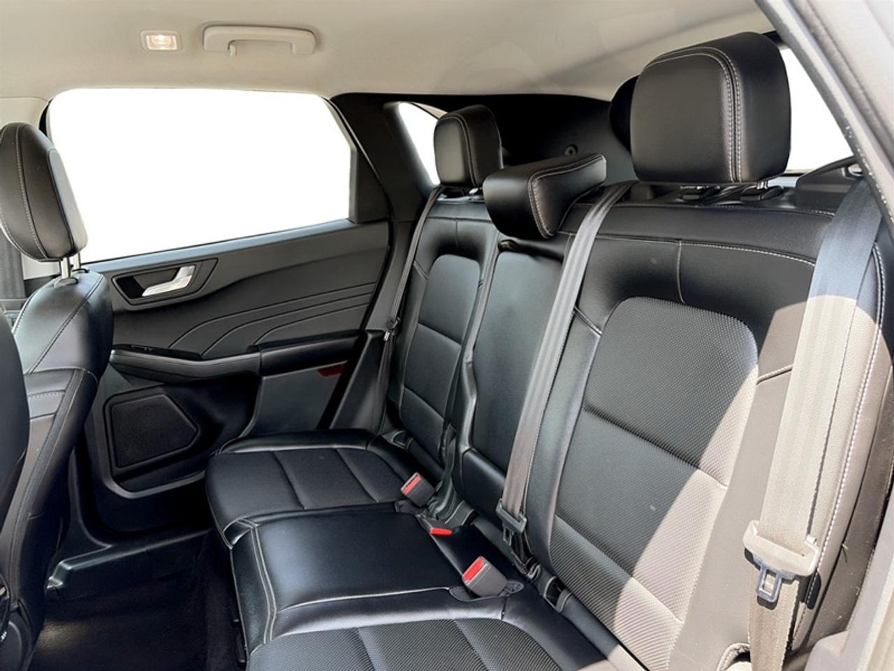 2022 Ford Escape Titanium Photo