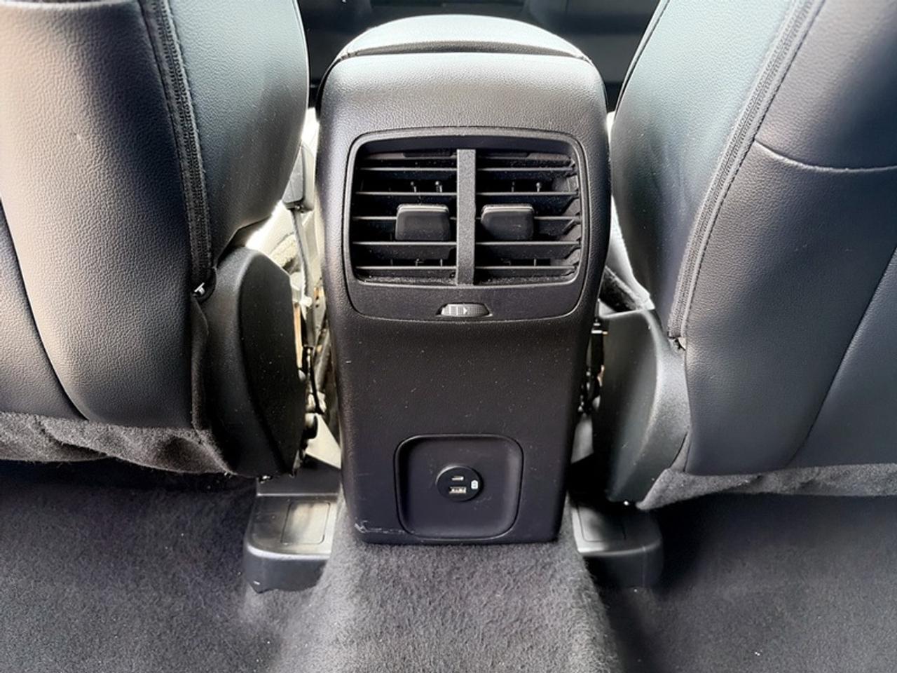 2022 Ford Escape Titanium Photo