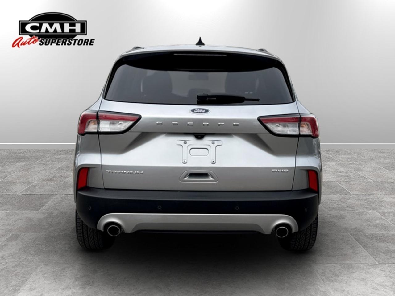 2022 Ford Escape Titanium  **CLEAN CARFAX** Photo3