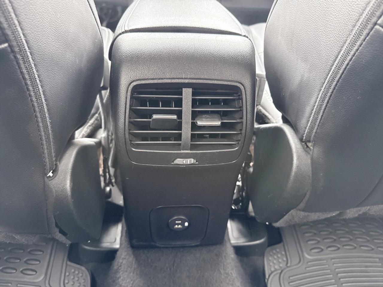 2022 Ford Escape Titanium  **CLEAN CARFAX** Photo