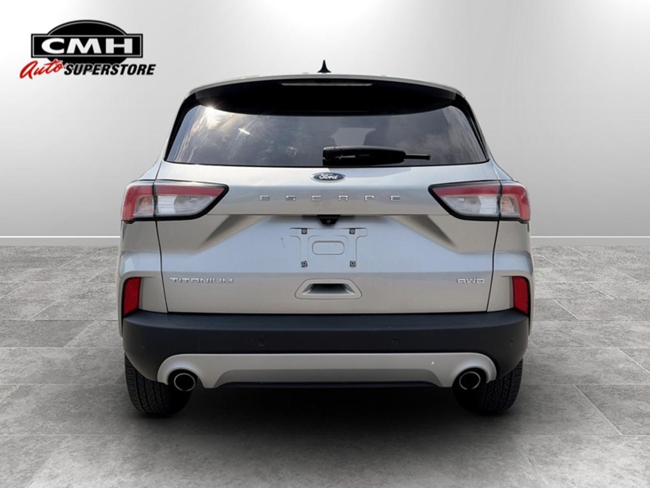 2022 Ford Escape Titanium Photo4