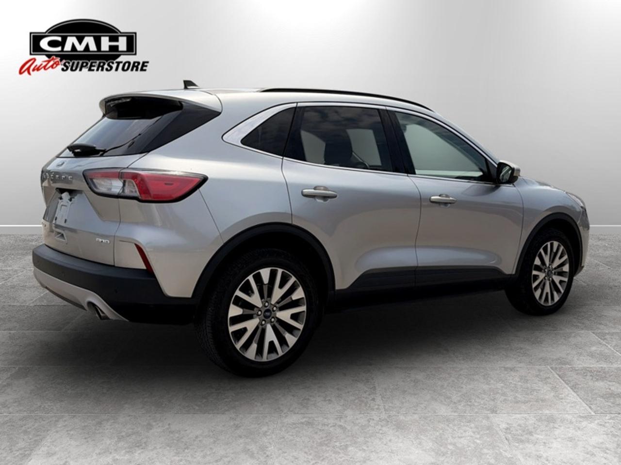 2022 Ford Escape Titanium Photo