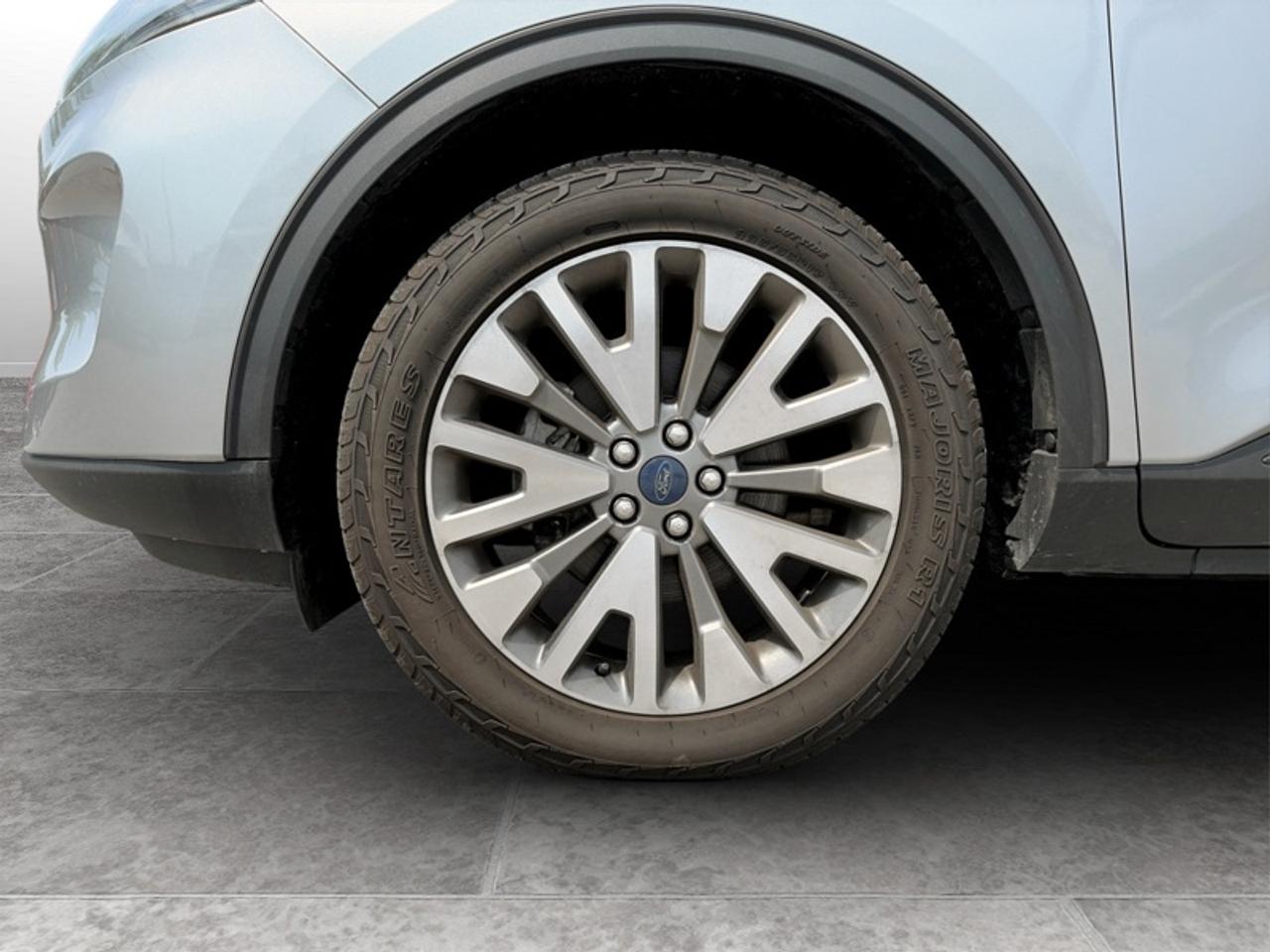 2022 Ford Escape Titanium Photo