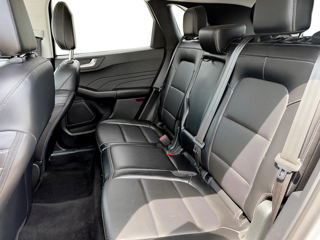 2022 Ford Escape Titanium Photo