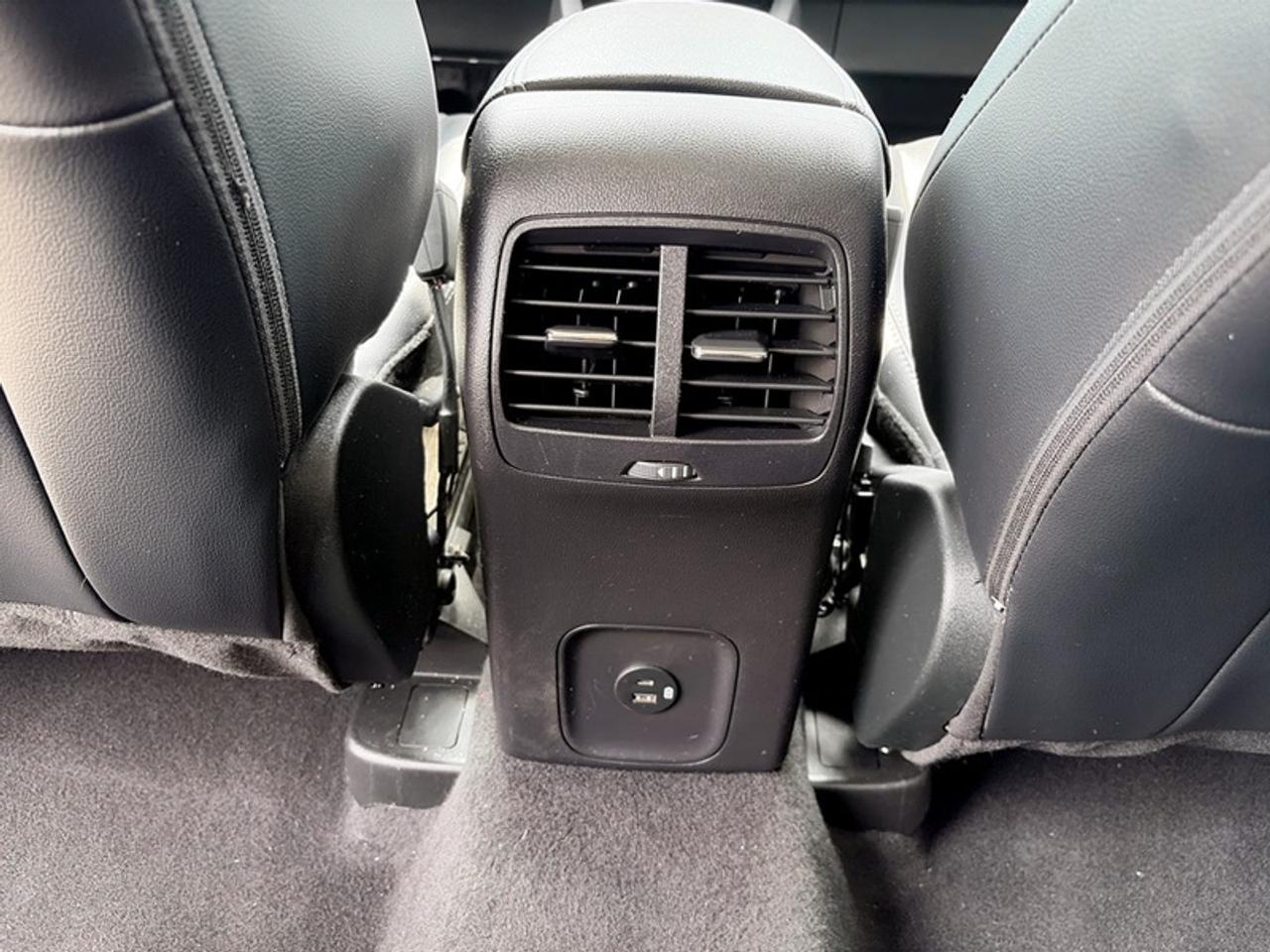 2022 Ford Escape Titanium Photo