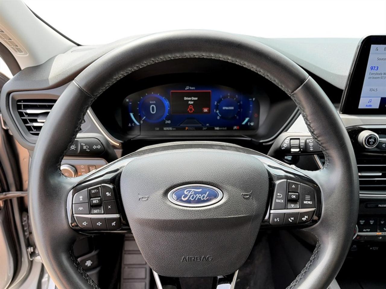 2022 Ford Escape Titanium Photo