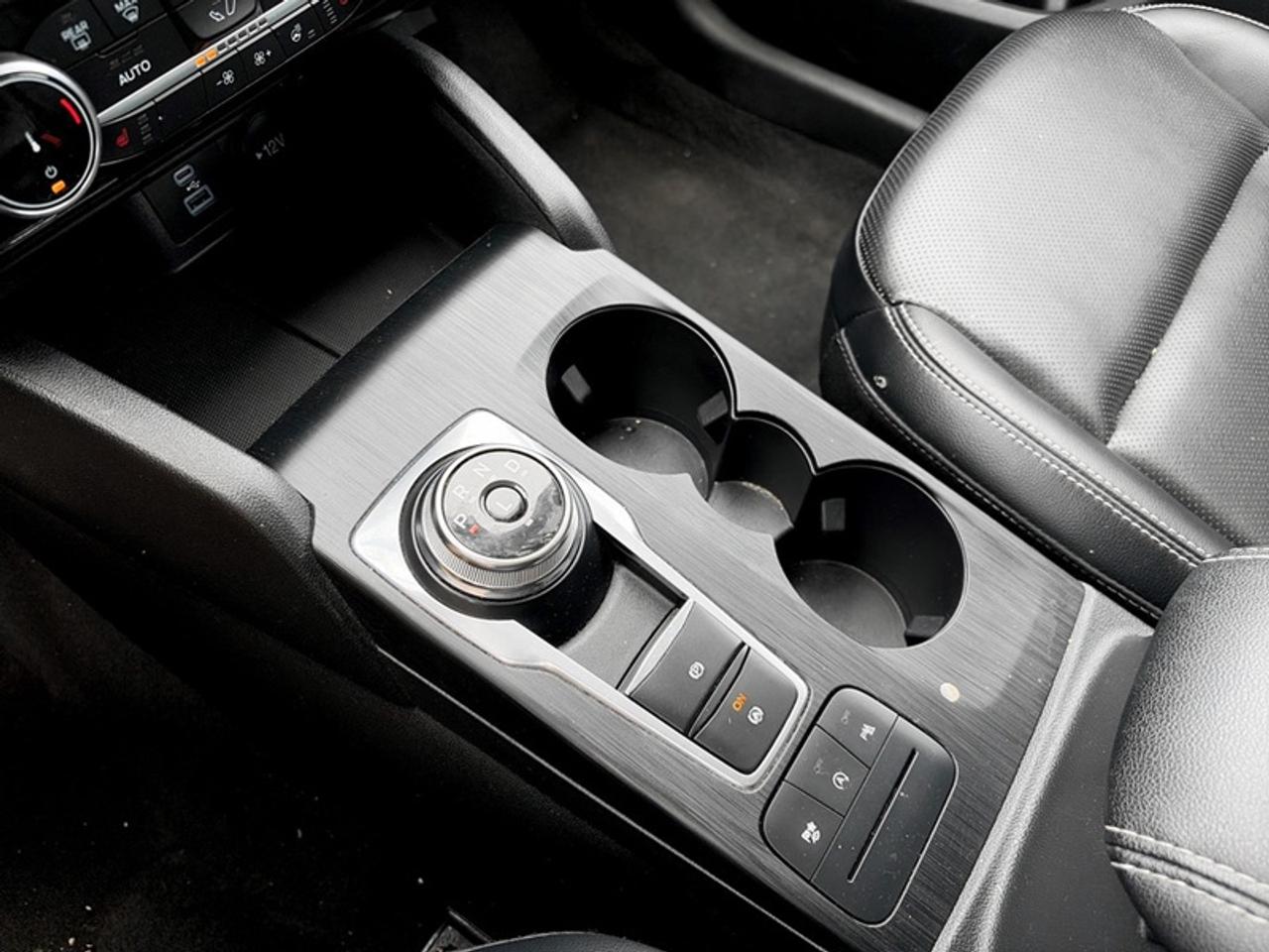 2022 Ford Escape Titanium Photo