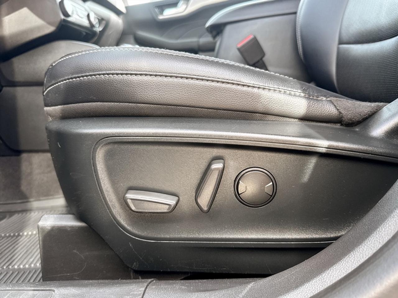 2022 Ford Escape Titanium  **16 SERVICE RECORDS** Photo