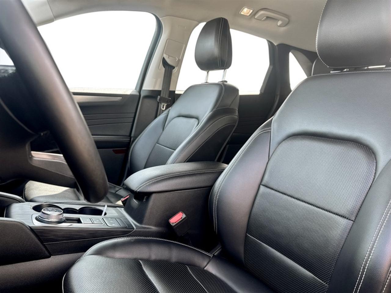 2022 Ford Escape Titanium  **16 SERVICE RECORDS** Photo
