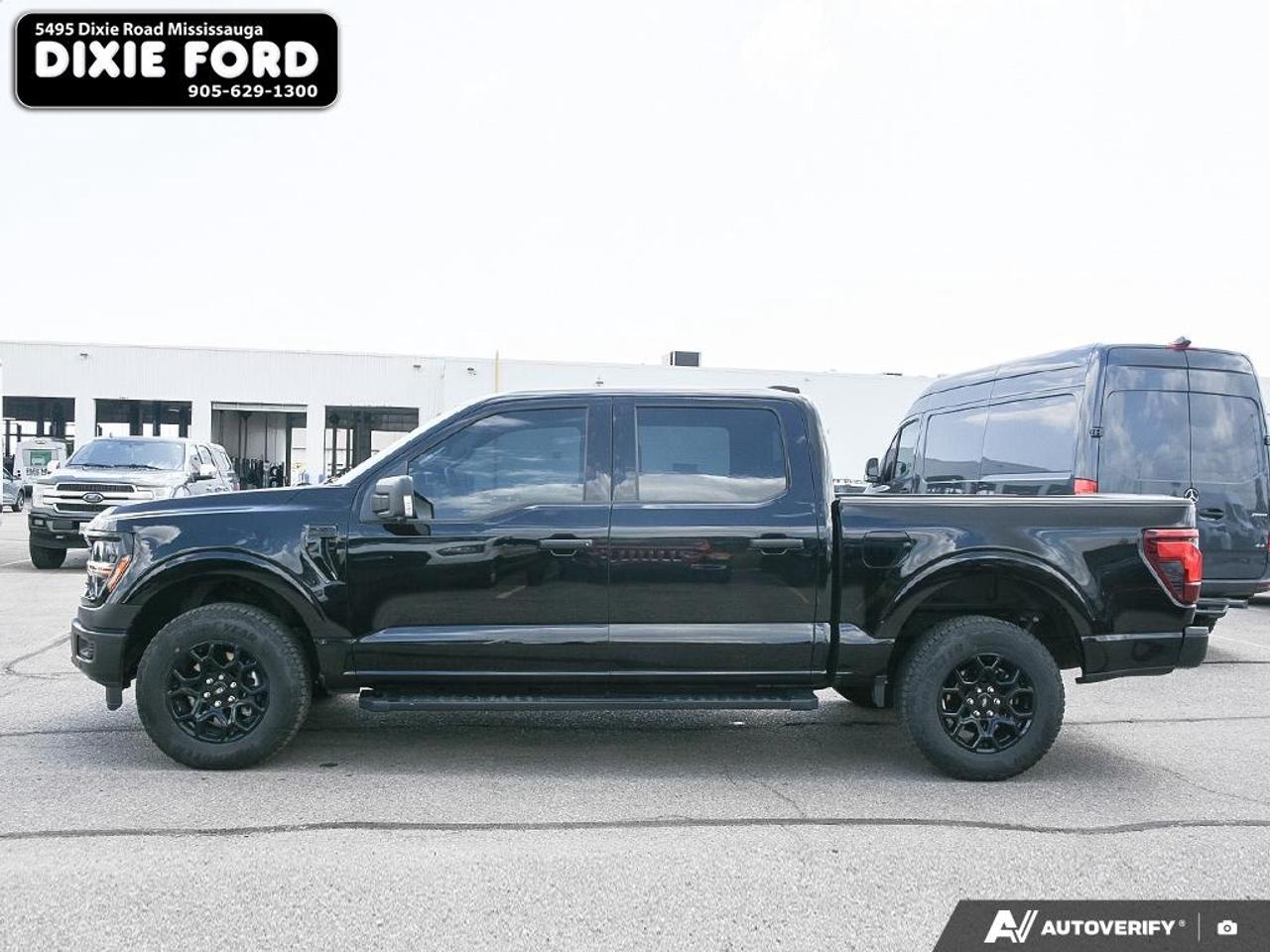 2025 Ford F-150 XLT Photo2