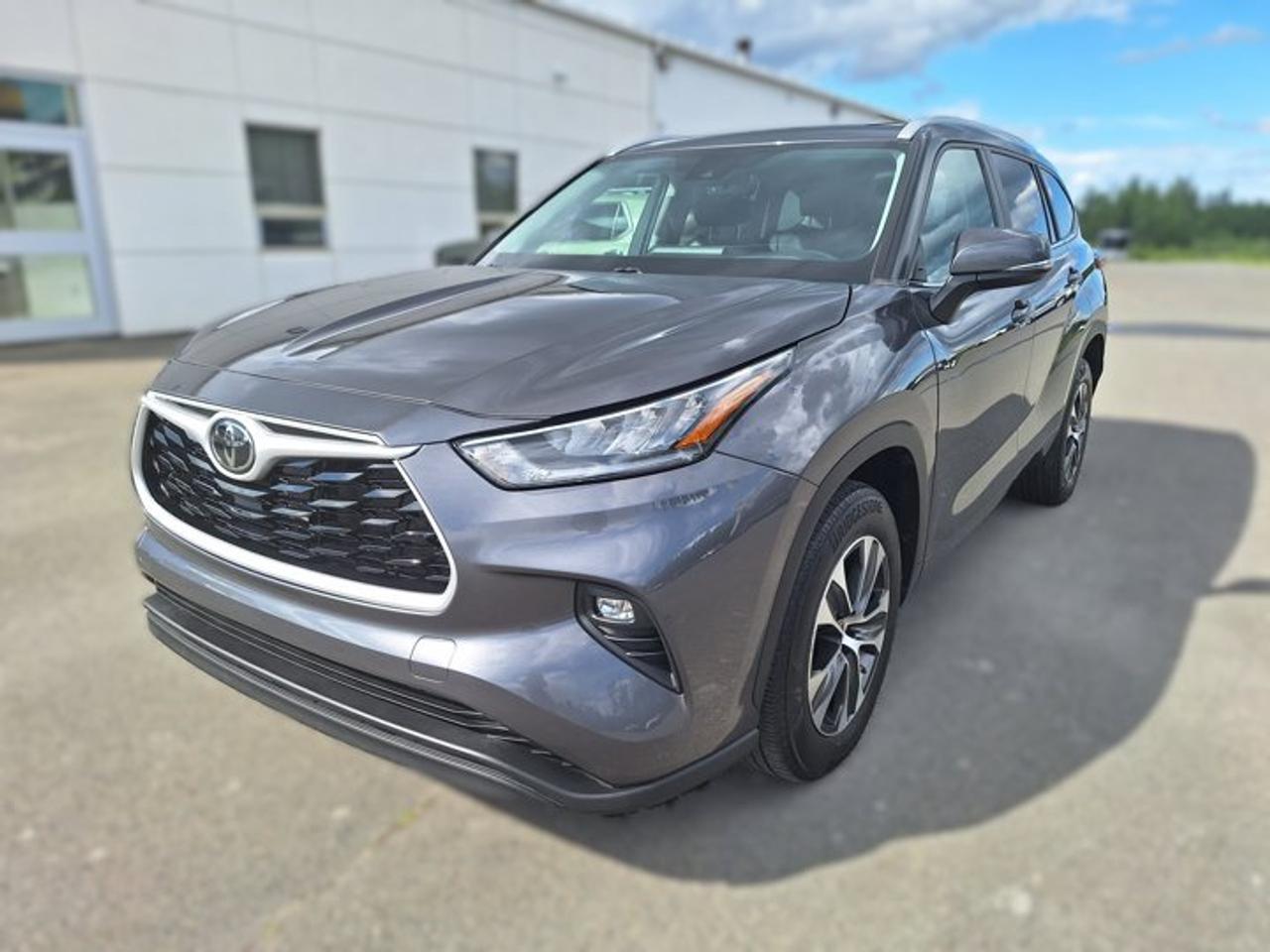 Small SUV 4WD, XLE AWD, 8-Speed Automatic w/OD, Intercooled Turbo Regular Unleaded I-4 2.4 L/146