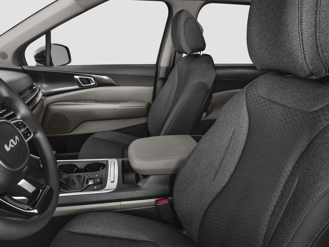 2027 Kia Carnival LX Photo