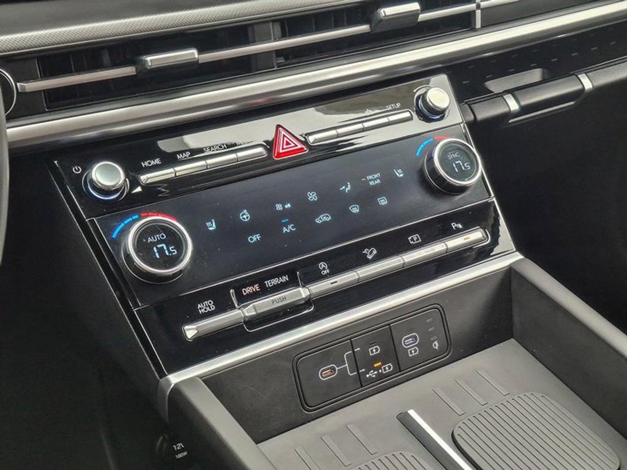 2025 Hyundai Santa Fe XRT AWD | Leather | Sunroof | 3rd Row | Smart Cruise | Heated Wheel + Seats | Power Seat | and More! Photo