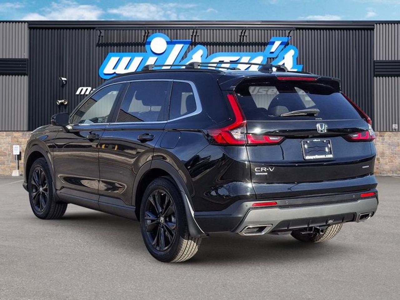 2024 Honda CR-V Hybrid Touring AWD | Leather | Sunroof | Nav | Bose | Adaptive Cruise | Heated Wheel + Seats | and More ! Photo