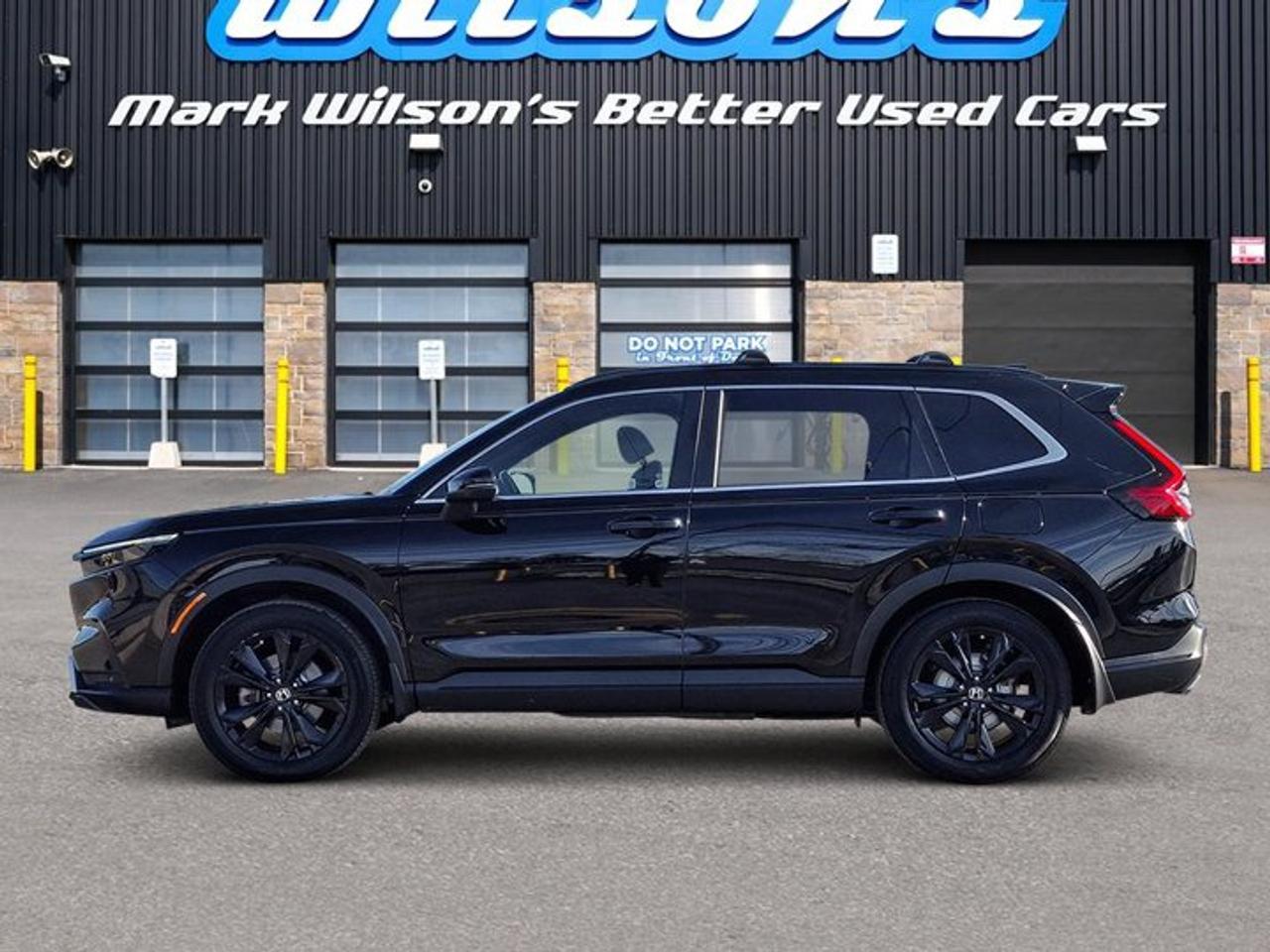 2024 Honda CR-V Hybrid Touring AWD | Leather | Sunroof | Nav | Bose | Adaptive Cruise | Heated Wheel + Seats | and More ! Photo1