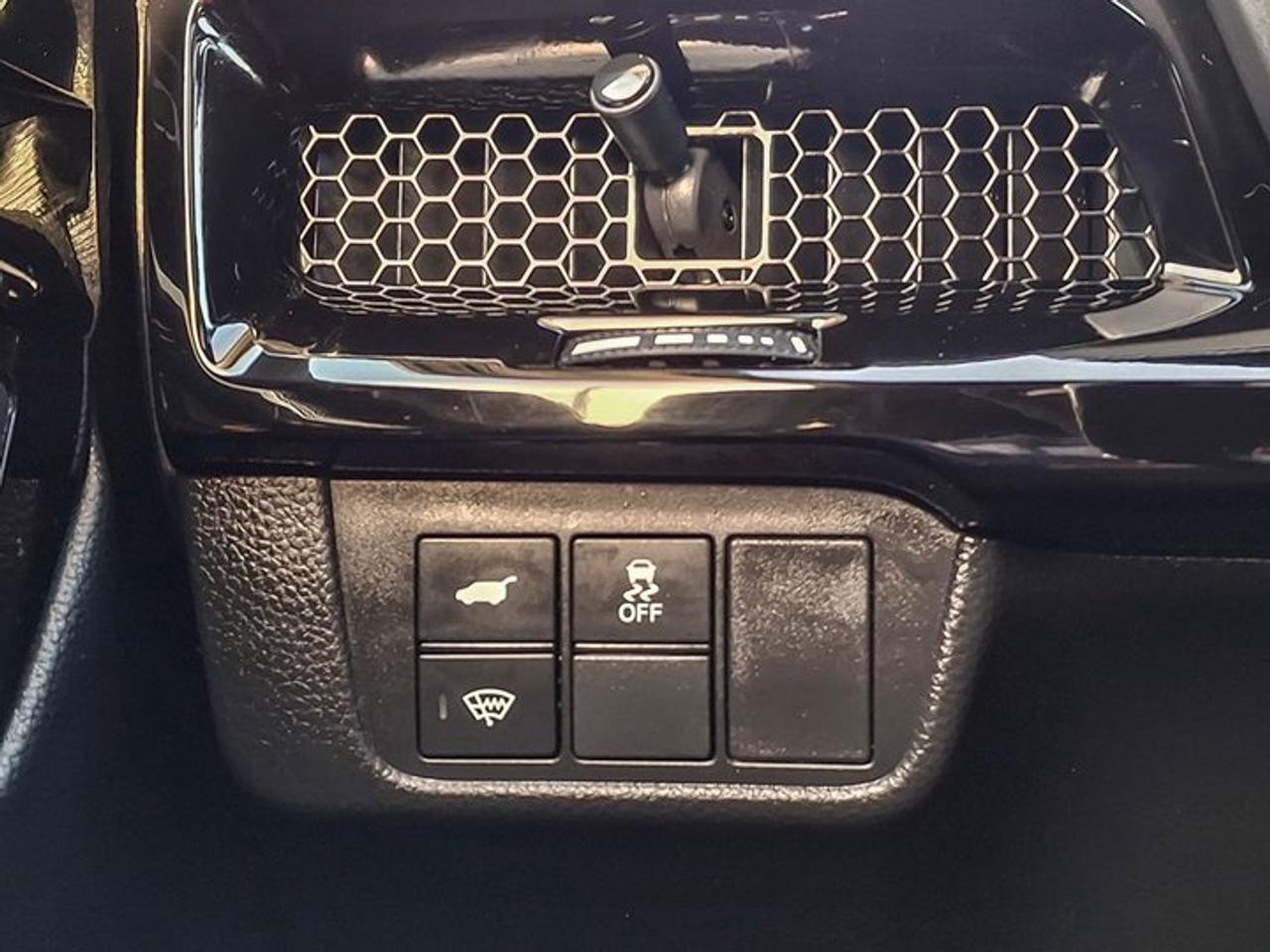 2024 Honda CR-V Hybrid Touring AWD | Leather | Sunroof | Nav | Bose | Adaptive Cruise | Heated Wheel + Seats | and More ! Photo