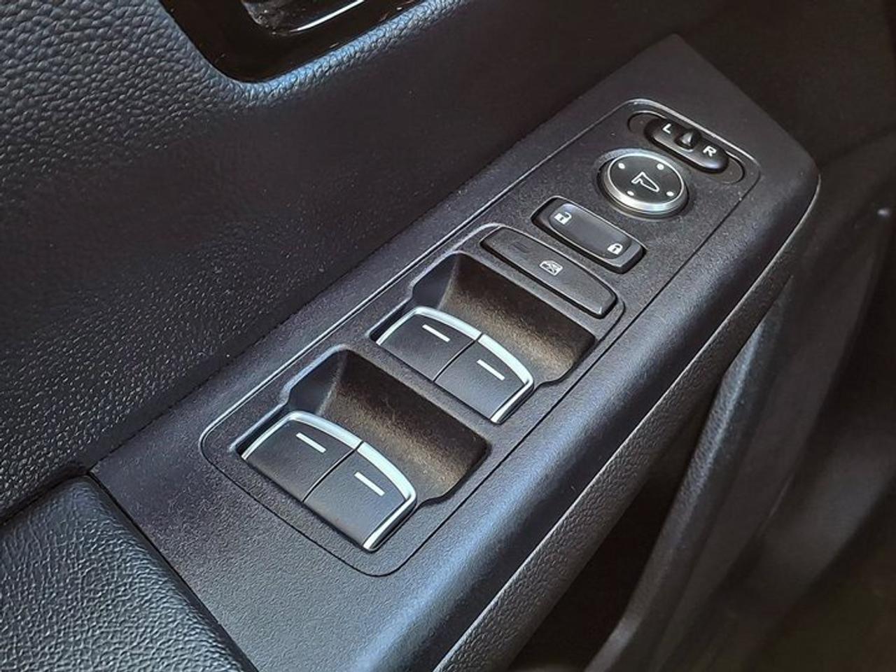 2024 Honda CR-V Hybrid Touring AWD | Leather | Sunroof | Nav | Bose | Adaptive Cruise | Heated Wheel + Seats | and More ! Photo