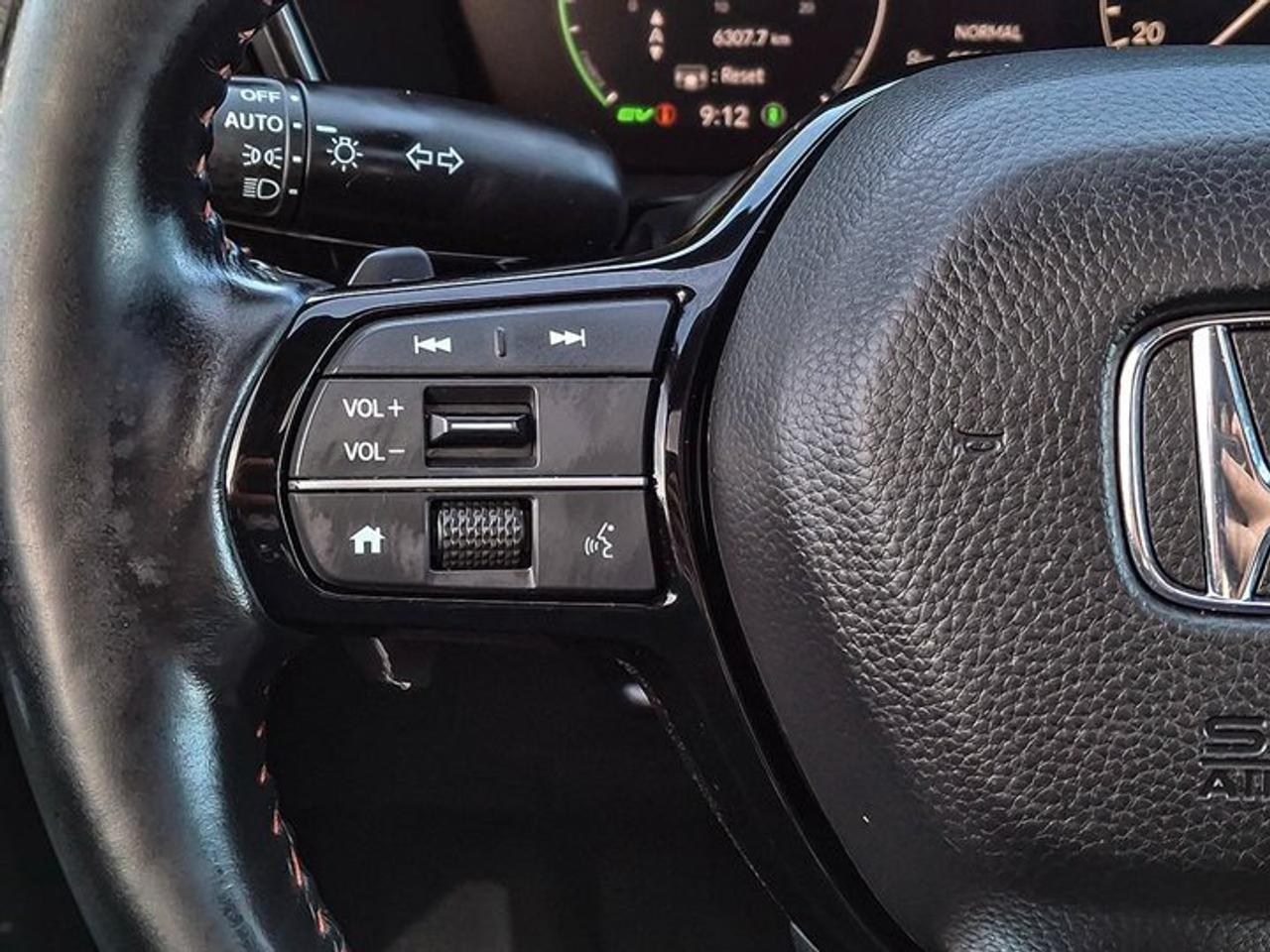2024 Honda CR-V Hybrid Touring AWD | Leather | Sunroof | Nav | Bose | Adaptive Cruise | Heated Wheel + Seats | and More ! Photo