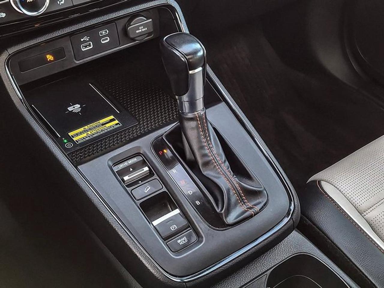 2024 Honda CR-V Hybrid Touring AWD | Leather | Sunroof | Nav | Bose | Adaptive Cruise | Heated Wheel + Seats | and More ! Photo