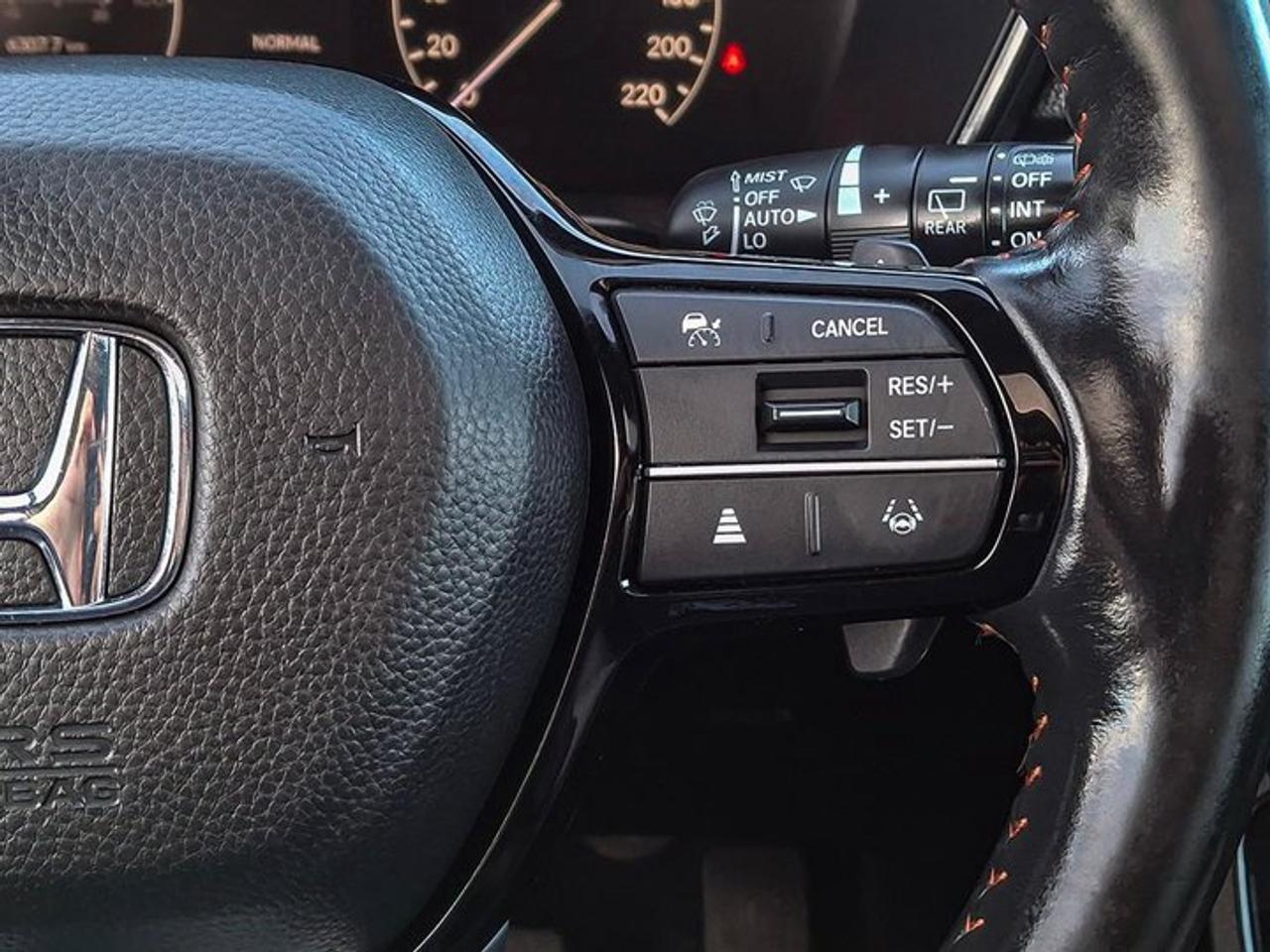 2024 Honda CR-V Hybrid Touring AWD | Leather | Sunroof | Nav | Bose | Adaptive Cruise | Heated Wheel + Seats | and More ! Photo