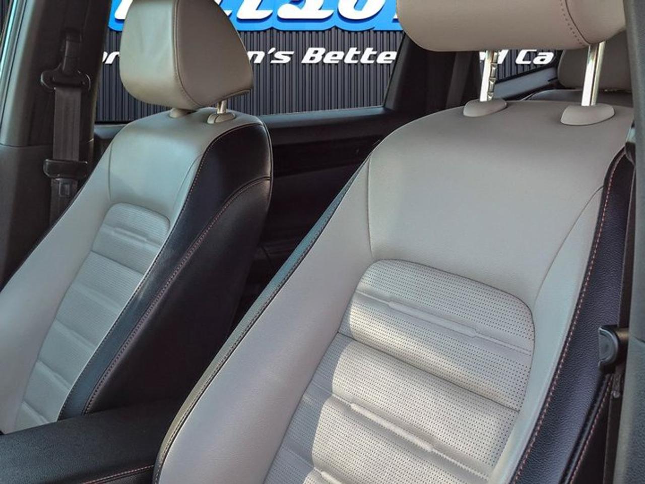 2024 Honda CR-V Hybrid Touring AWD | Leather | Sunroof | Nav | Bose | Adaptive Cruise | Heated Wheel + Seats | and More ! Photo