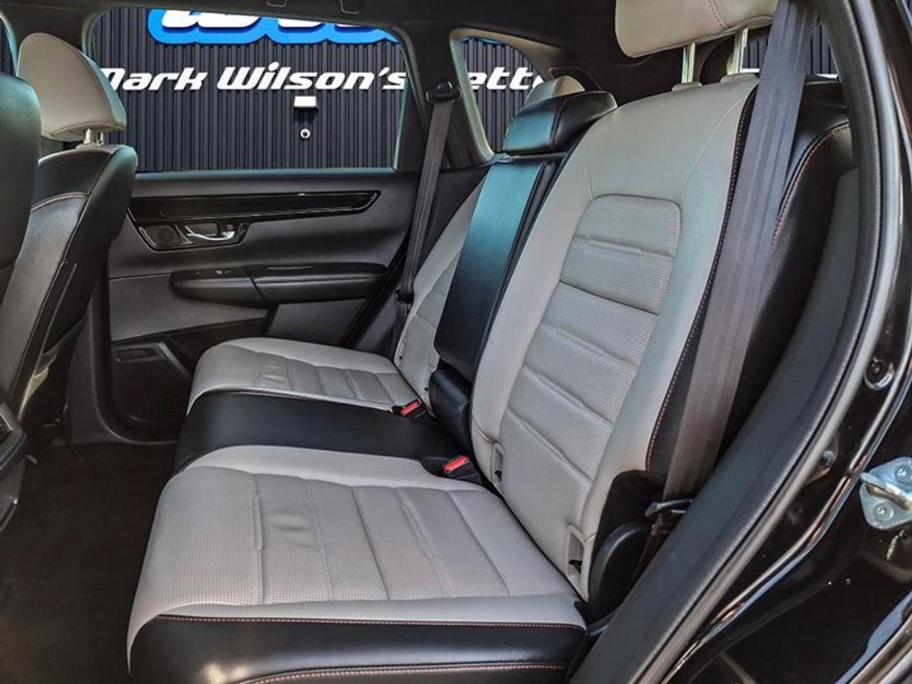 2024 Honda CR-V Hybrid Touring AWD | Leather | Sunroof | Nav | Bose | Adaptive Cruise | Heated Wheel + Seats | and More ! Photo