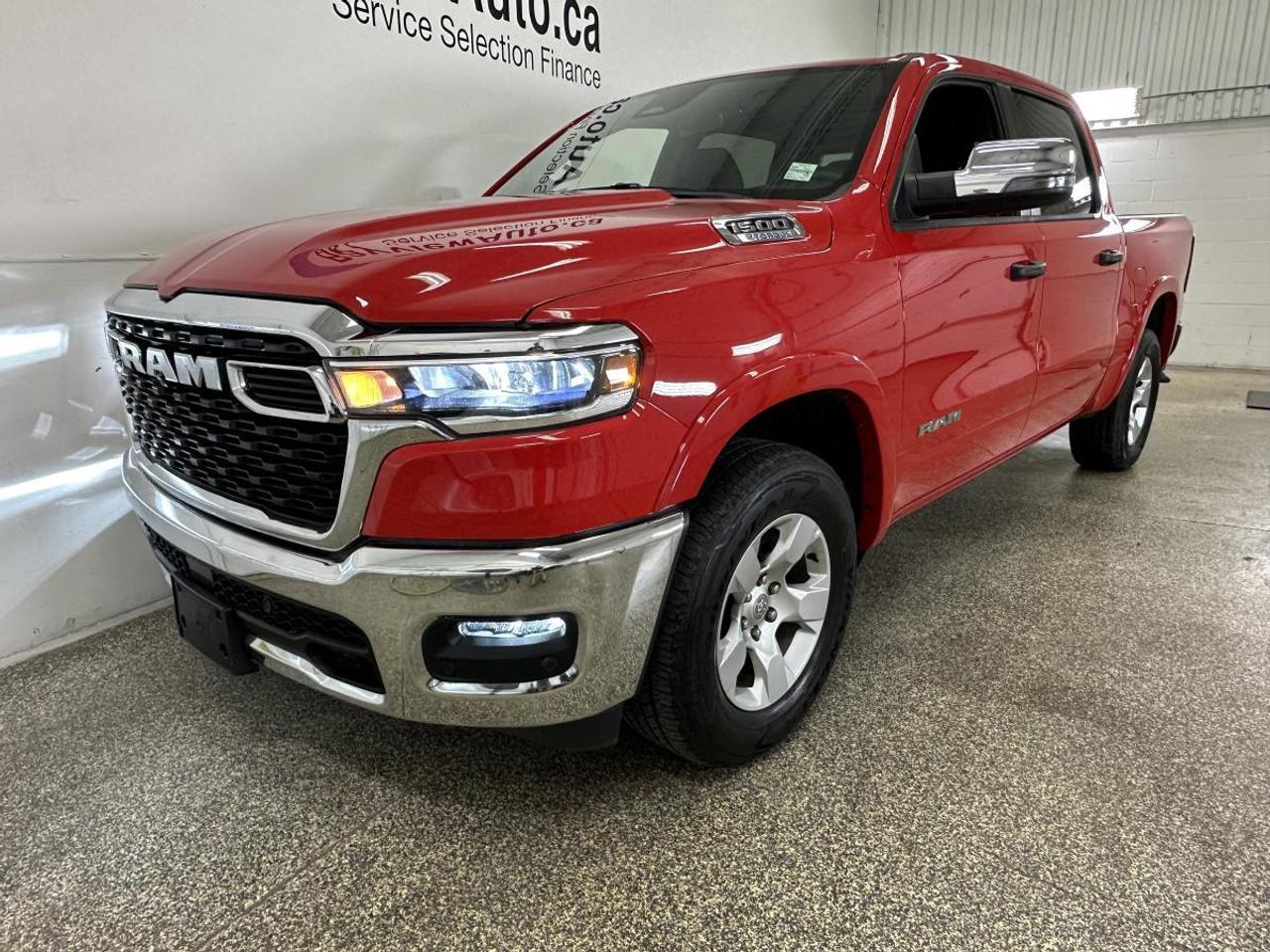 2025 RAM 1500 Big Horn BIG HORN/4WD/PENNSTAR/V6/CREW/PWR SEAT/NAVI/OFF LEASE! Photo