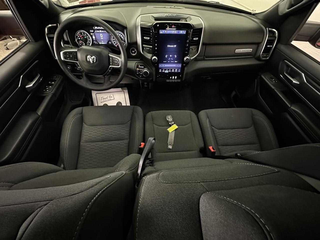 2025 RAM 1500 Big Horn BIG HORN/4WD/PENNSTAR/V6/CREW/PWR SEAT/NAVI/OFF LEASE! Photo